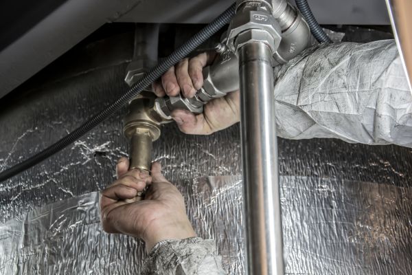 Plombier à Genève : services d'urgence et technologie avancée